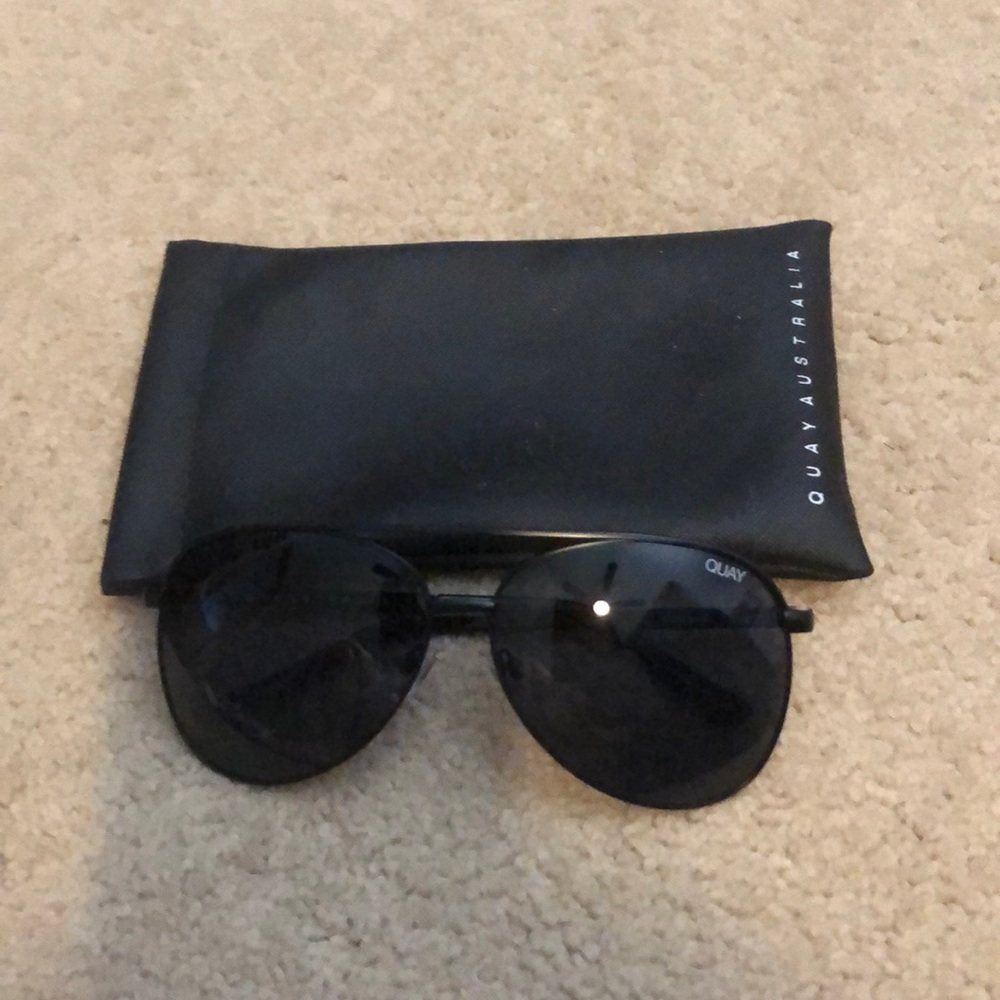 All Black Quay Australia Sunglasses with Case